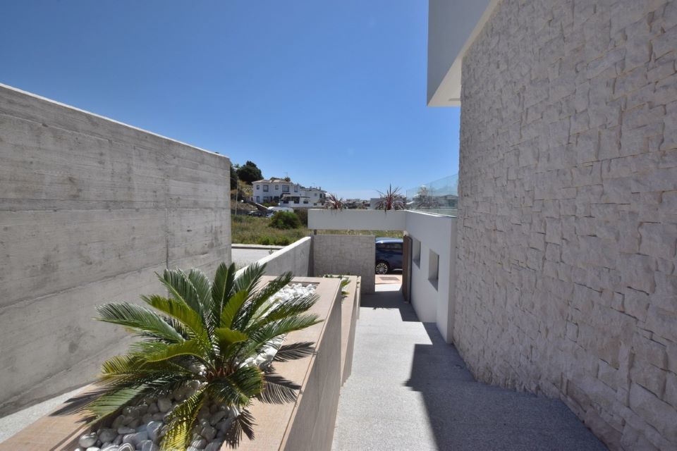 new-villa-for-sale-in-mijas-costa